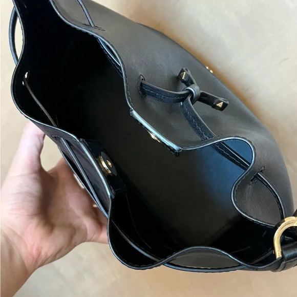 Michael Kors Black Bucket Bag (Trista Medium) - Picture 4 of 6